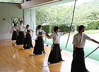 昨年の様子(弓道) 昨年の様子(弓道)
