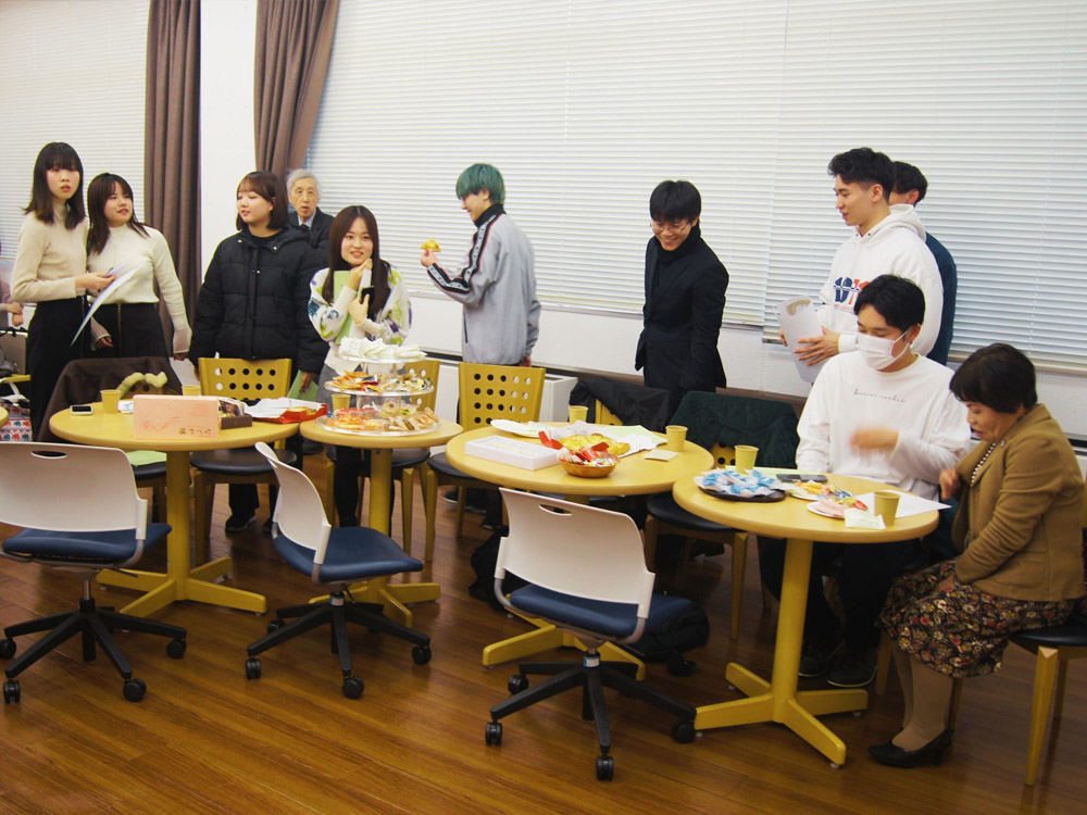 交換留学生の送別会及び交換留学予定者の壮行会 等の行事をしました