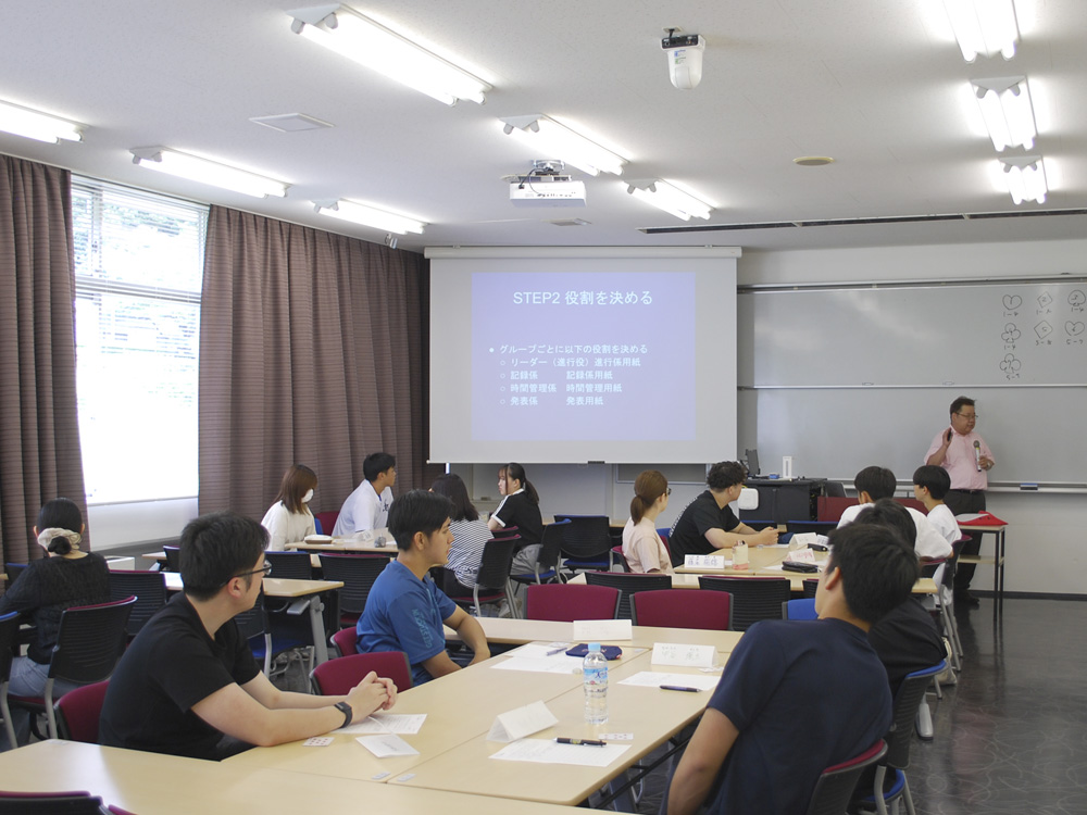 協働するうえで必要な能力を涵養します（産業経営学類）