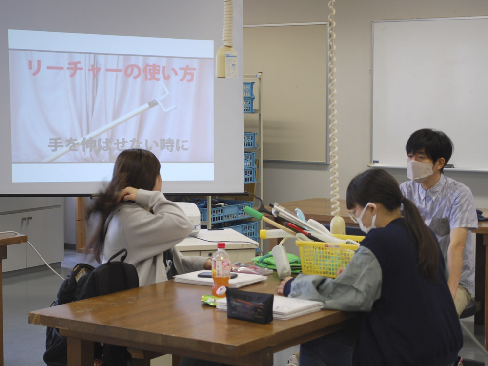 ADL演習で作業療法士の役割や知識を得る（作業療法学科）