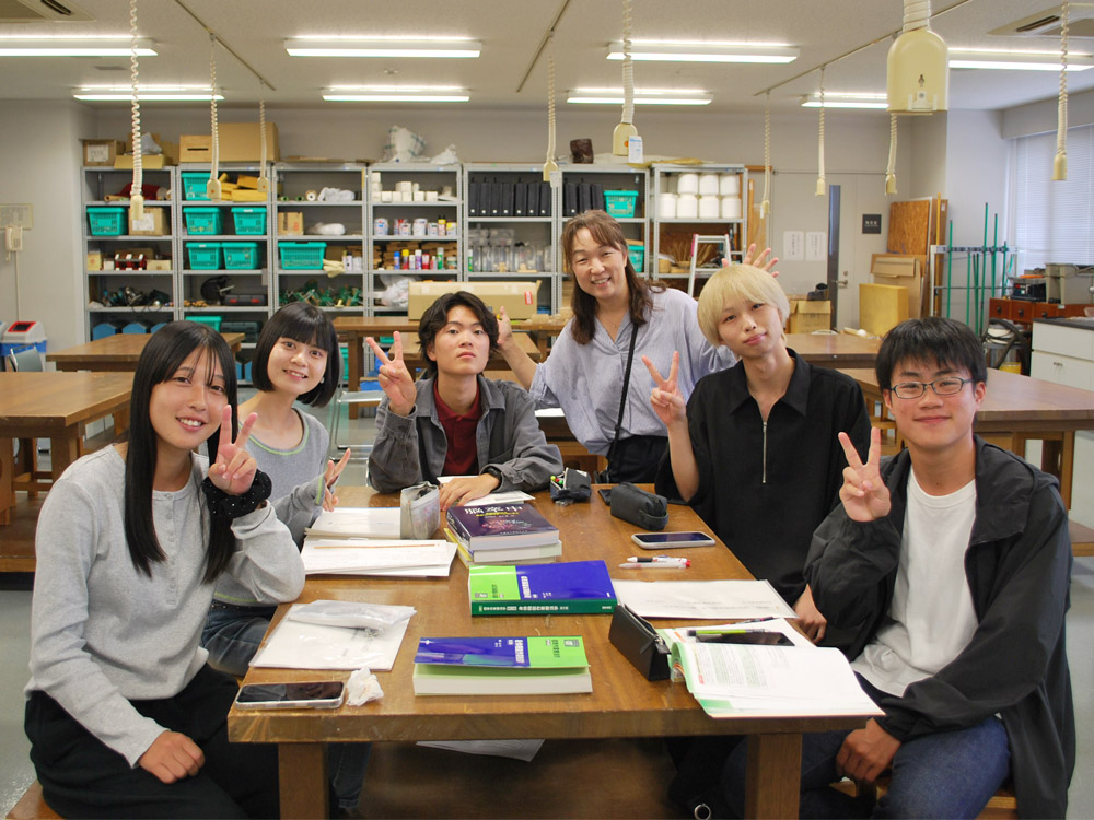 「作業学」―作業の意味を理論と臨床から学ぶ（作業療法学科）