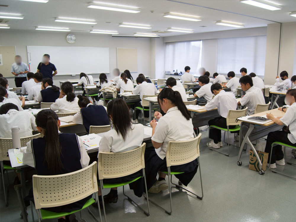 兵庫県立福崎高校総合科学コース1年生の体験実習を行いました。